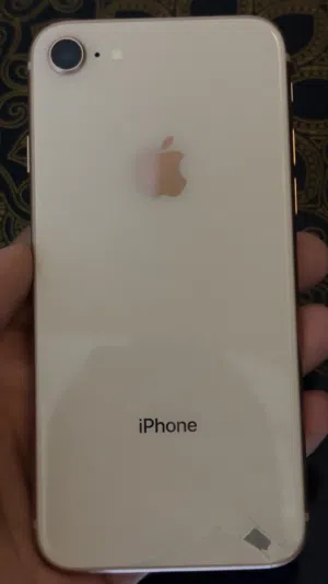 آيفون 8للبيع بحاله ممتازه ومافيه اي مشكله  صنع في امريكا ماركه ابل موديل8 حجم الوسط