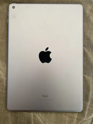 Apple iPad 5 32 GB in Dhofar