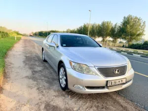 Lexus - LS460 (Great Condition)