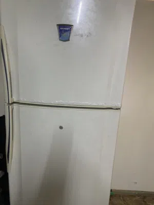 ثلاجه  للبيع