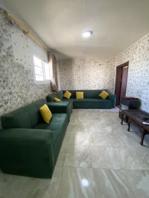 ستوديو (روف )مفروش للايجار قرب الجامعة الاردنية عمارة نظيفة