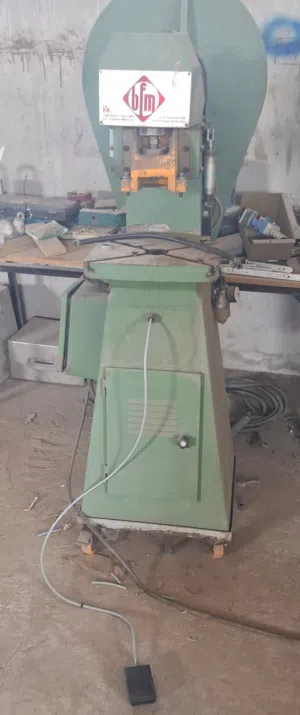 2 بريسة او مكبس ايطالي 9 طن للبيع