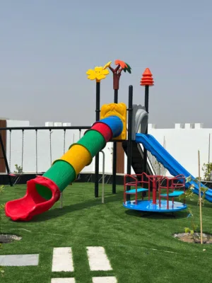 اكتشف عالم المرح مع موسم السعادة نوفر لكم جميع الألعاب الخارجية والداخلية