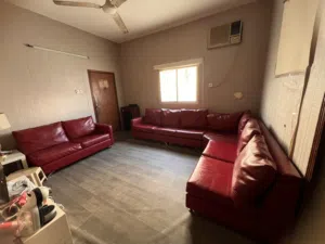 للبيع طقم كنب