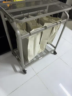 طاولة كوي أو ملابس أنيقة شبة جديدة من هوم سنتر