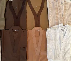 يوجد لدينا جلابيات مغربيه وسعودية بمختلف المقاسات والالوان.