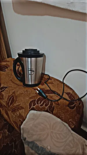 خلاط اصلي شغال بس ب 4 دنانير