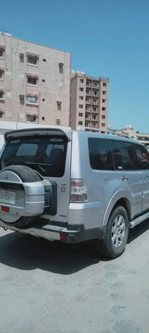 سيارة باجيرو بحالة ممتازة جدا 2009