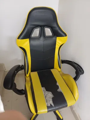 للبيع كرسي قيمنق حالته ممتازه شوي
