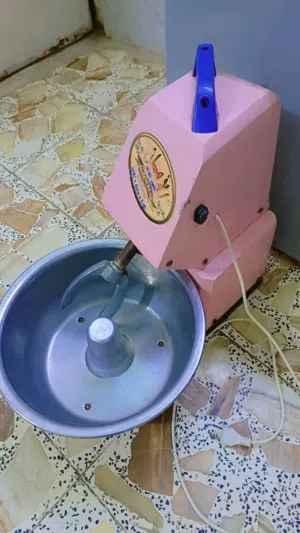 للبيع عجانة سعة 5 كيلو