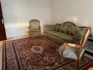 صالون دمياطي خشبه زان خمسة قطع كنبة واربعة كراسي