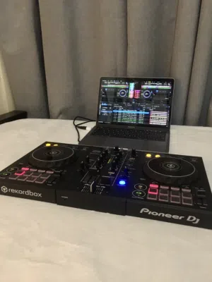 Pioneer ddj400 like new all working perfectly