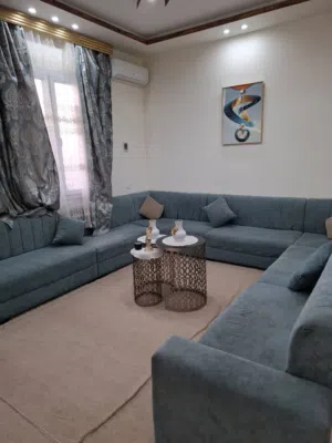 صالون بستارته وبساطه سوبر نظافه مساحته 3/4