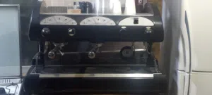 للبيع ماكينة قهوة Nuova Simonelli Appia II (2 Group) - حالة ممتازة