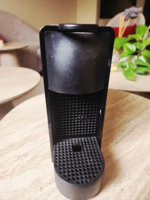 ماكينة قهوة نسبريسو Nespresso بحالة جيدة