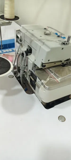 ماكينات خياطه ثنتين بحال الوكاله استعمال بسيط جدا
