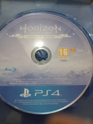 لعبة بلايستيشن 4(GRAN TURISMO) لعبة سباق+لعبة مغامرة (horizon)لعبة مغامرة وبلايستيشن 4