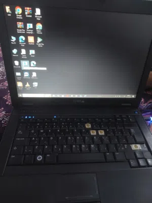 لابتوب DELLللبيع شغال ميه الميه كما هو بالصوره
