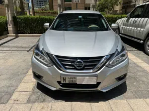 Nissan Altima 2017 Silver color
