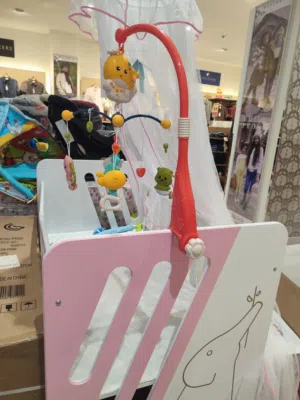 Baby Crib - Excellent Condition