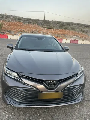 Toyota . Camry . 20184