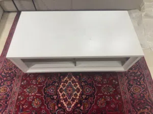 طاولة صالة لون ابيض