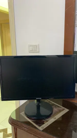22 Samsung monitors for sale  in Madaba