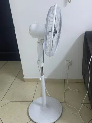 Nikai 16 inch fan with remote control perfect condition