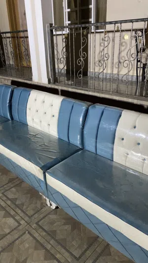 صفقة كنبات مجلس بحالة ممتازة قابل لتفاوض