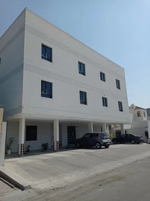 2 Floors . 999 m2 . Agent0