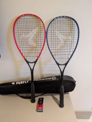 2 squash rackets + 2 balls + carry case