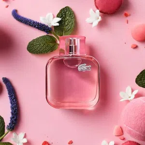 عطر لاكوست Pink للنساء – أنوثة عصرية بنفحات زهرية ساحرة
