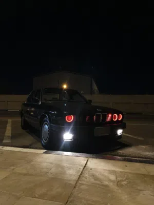 bmw e30 325i بي ام دبليو زعرة للبيع