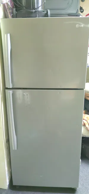 Lg fridge for sell urgent working everything good cooled working