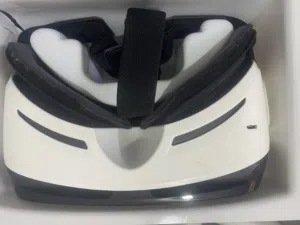 نظارة واقع افتراضي سامسونج جير في آر (Samsung Gear VR) الأصلية – بحالة ممتازة