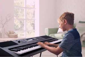 ابدأ رحلتك الموسيقية مع أورغ Yamaha PSR-E373 المميز!