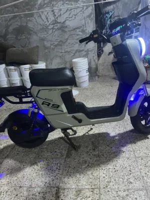 دراجه للبيع R9 صارله شهر من مشتري 2026