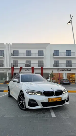 BMW 330iتسجيل جديد السياره مطلعه من وكاله دبي تشييكات الوكاله السياره
