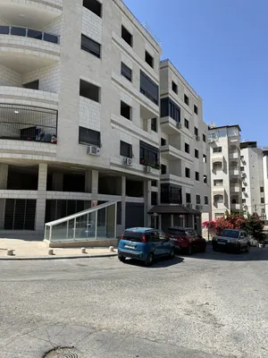 3 Bedrooms . 3 Bathrooms . 175 m24