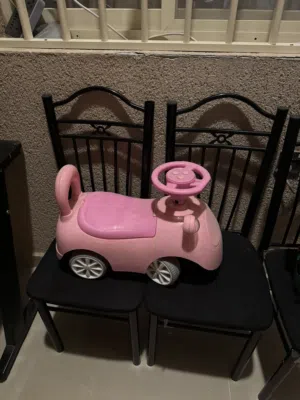 عربايه اطفال لون زهري