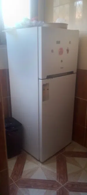 ثلاجه بحاله ممتازة