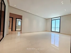 ‏٣ غرف نوم ‏.‏ ٤ حمّامات ‏.‏ 178 م٢‏0