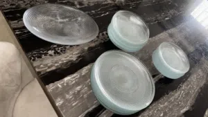 طقم اطباق شفافة