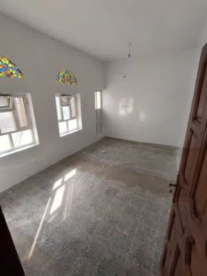 300 m2 4 Bedrooms Apartments for Rent in Sana'a Bi'r Ash Shaif