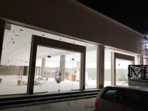 توريد وتركيب زجاج سيكوريت بجميع اشكاله وانواعه والدربزينات الاستيل والكلادينج