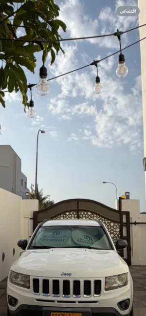 جيب كومباس 2015 نظيفة وممشى قليل