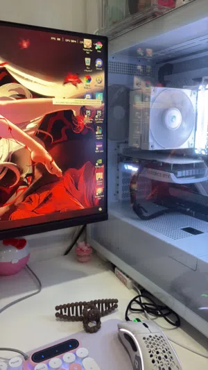 بي سي نظيفه و شبه جديده مافيها اي خدوش