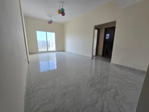 غرفه وصاله - الجرف 3 - اول ساكن - باركن داخل البنايه - أطلاله مباشره - قريب من مخرج محمد بن زايد