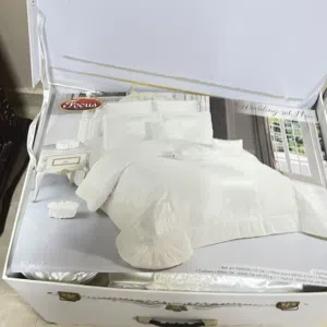 مفرش جديد غير مستخدم