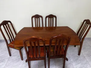 طاولة سفرة مع كراسي